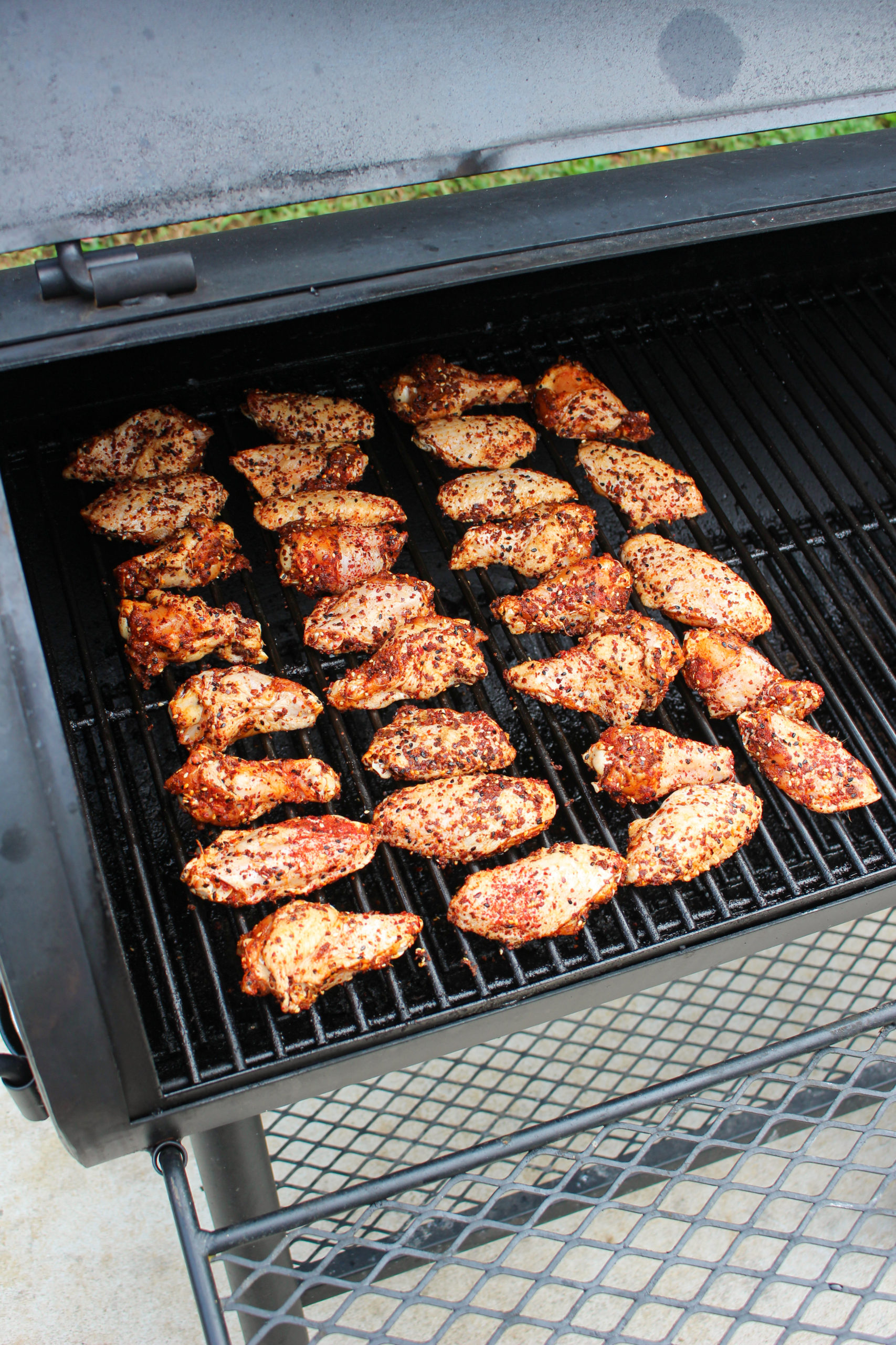 Honey Gochujang BBQ Wings golpeó al fumador